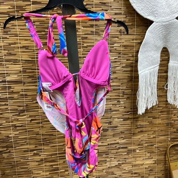 Women S Paradise in the Palms Cowl Neck One-Piece Swimsuit Magic Magenta S - Picture 3 of 3